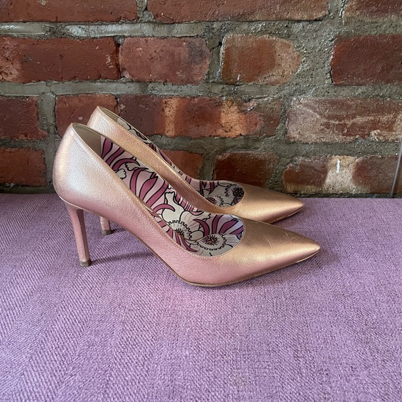 #๐งก PRADA Rose Gold shiny leather pumps heel stiletto - Picture 2 of 10